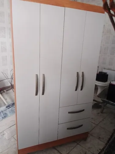 Guarda roupa de solteiro 