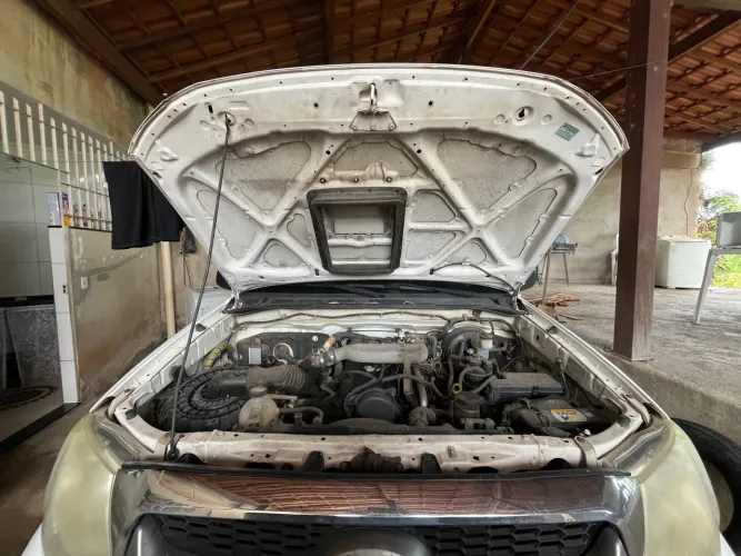 Toyota Hilux Chassi D4-d 4X4 2.5 102cv TB Dies. 2010