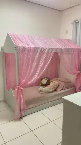Cama infantil montessoriana
