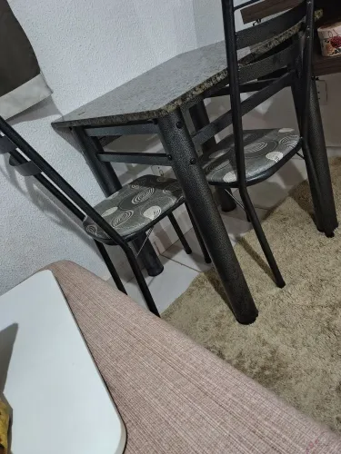 Mesa com 2 cadeiras 70x70