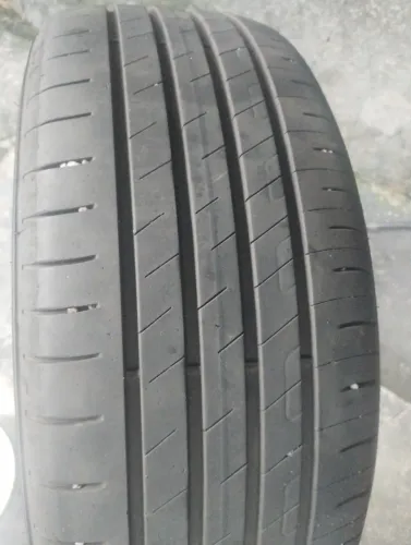 Vendo pneu 205/45/18 