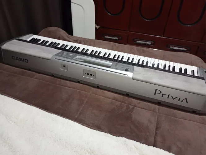 PIANO DIGITAL CASIO PRIVIA