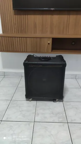 Amplificador de baixo meteoro 100 watts ótimo estado 
