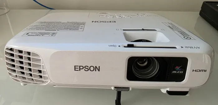 Projetor Epson PowerLite X24+