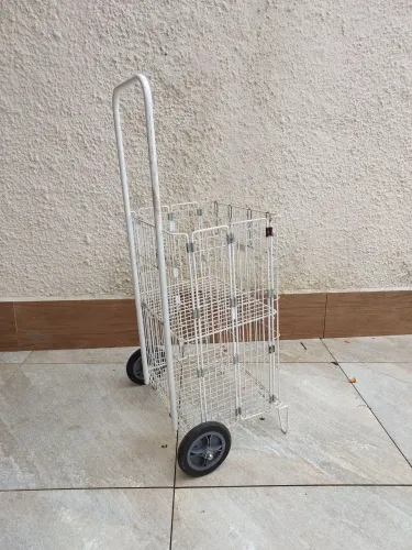 Carrinho de feira muito resistente