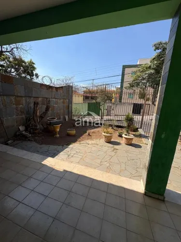Casa à venda no bairro Santa Terezinha - Belo Horizonte/MG
