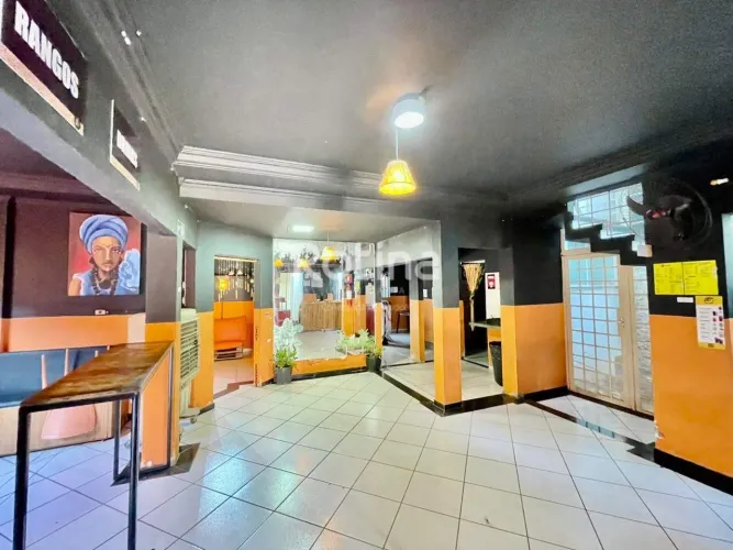 Casa Comercial à Venda no Vigilato Pereira, Próxima à Av. Rondon Pacheco
