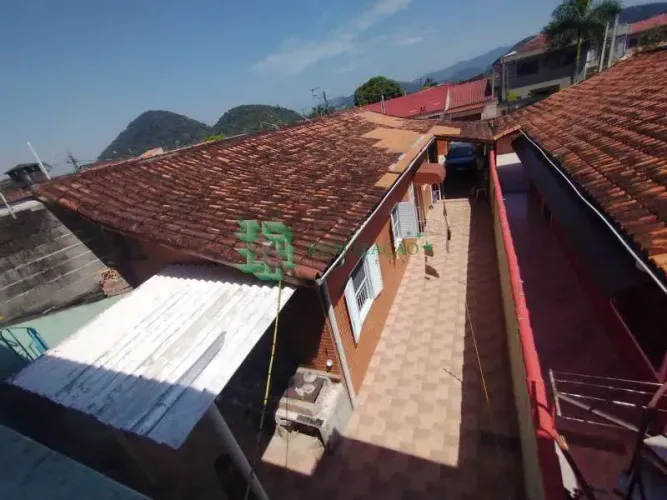 CASA COM PISCINA, MONGAGUÁ -SP