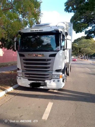 Caminhão e carreta