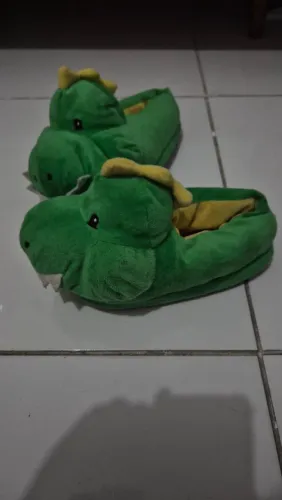 Pantufa infantil de dinossauro 