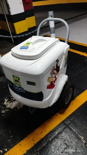Vendo carrinho de sorvete thermototal 450 litros
