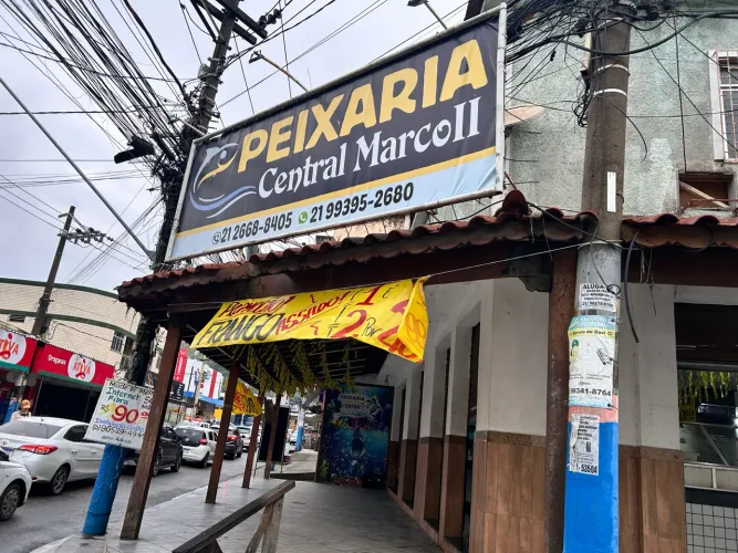 VENDO PEIXARIA COMPLETA EM PLENO FUNCIONAMENTO - OPORTUNIDADE ÚNICA!