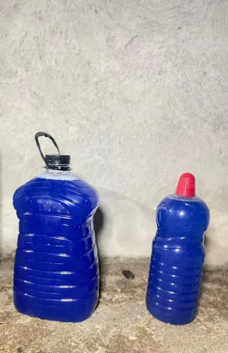 Lava roupa líquido