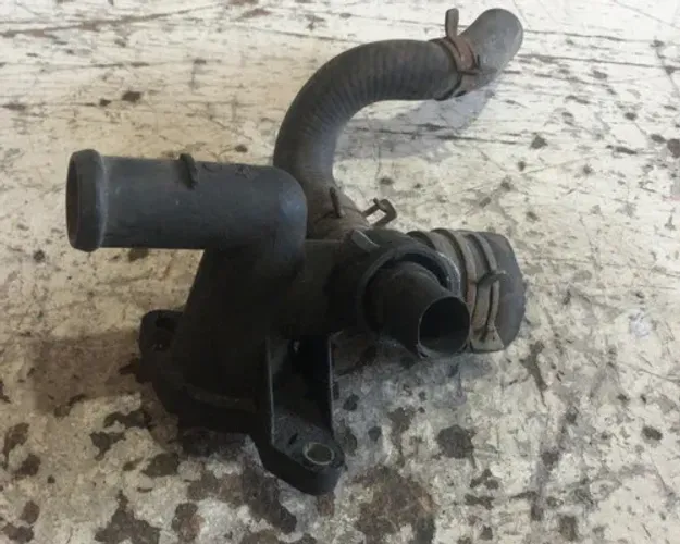 Flange Agua Cabeçote Golf Jetta 2.0 2004 / 06a121133