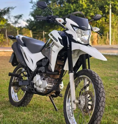 Moto Broz 160, muito nova, no ponto de transferência , chama no watts *65