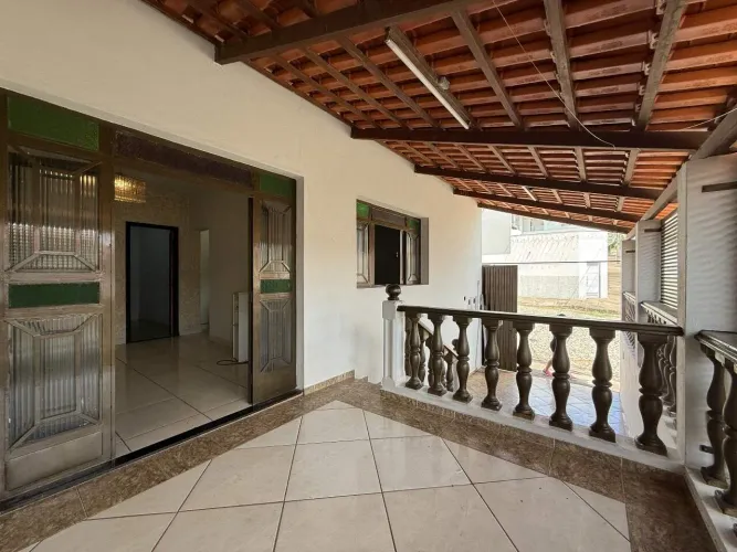 Casa para aluguel, 5 quartos, 2 suítes, 2 vagas, Jardim Candelária - Divinópolis/MG