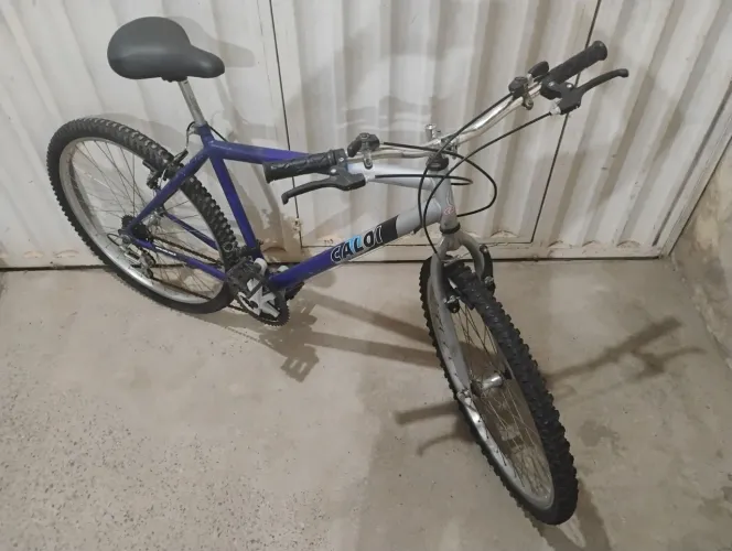 Bicicleta Caloi aro 26 com 18 marchas...3x 90 no cartão