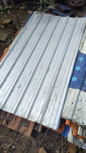 Telha de zinco 2m x 1m tenho 22 unidades