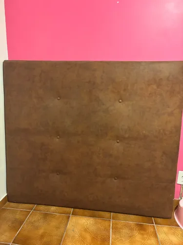 Cabeceira estofada (1.38x1.22) tecido aveludado Romanzza 