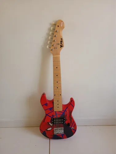 Guitarra infantil homem aranha