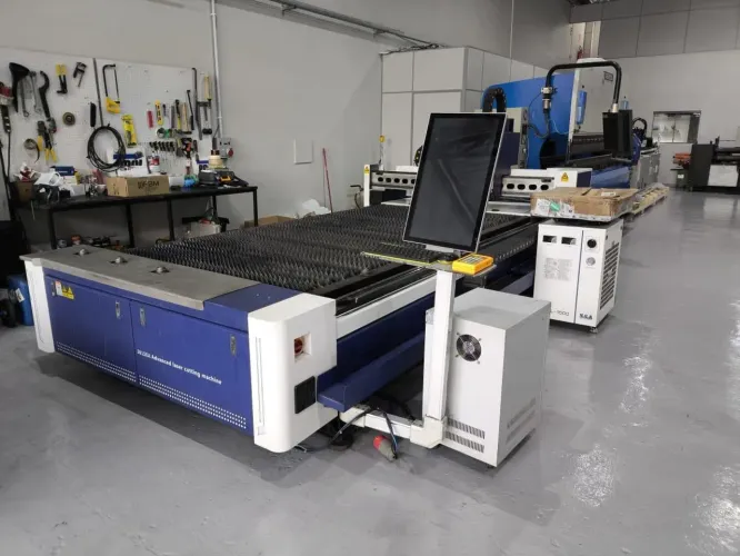 Máquina de corte a laser de fibra 1.500 W