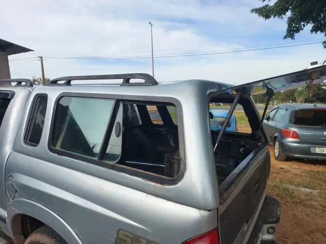 Capota de Fibra da S10 prata