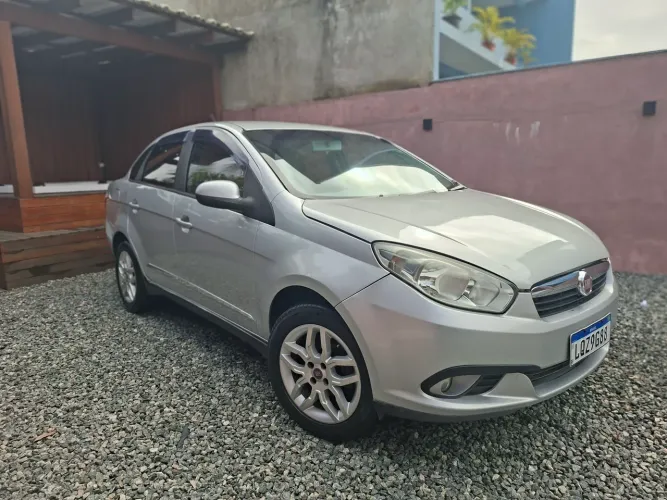 Fiat Grand Siena Essence Dual. 1.6 Flex 16V 2014