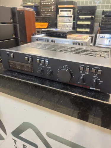 Amplificador Integrado Gradiente Esotech model IA-II(revisado com garantia) 