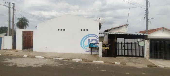 Renda Garantida! 4 Kitnets + 2 Casas no Mesmo Terreno