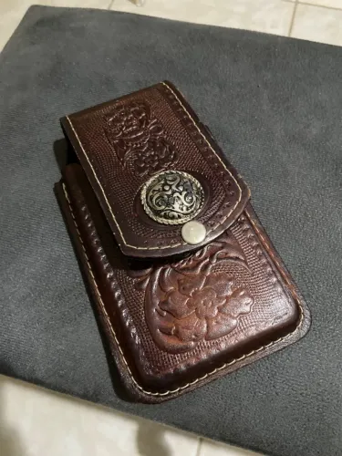 capinha de celular para aparelhos de até 16 cm por 10 cm