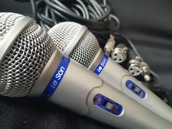 2 MICROFONES DINÂMICOS CARDIÓIDES LESON MC-100
