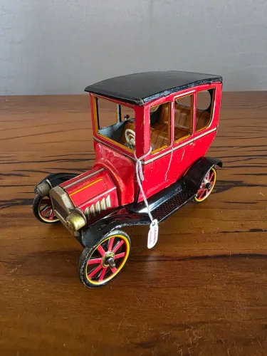 Miniatura Ford T Sedan em Lata - Década 50/60 - Modern Toys - Japan