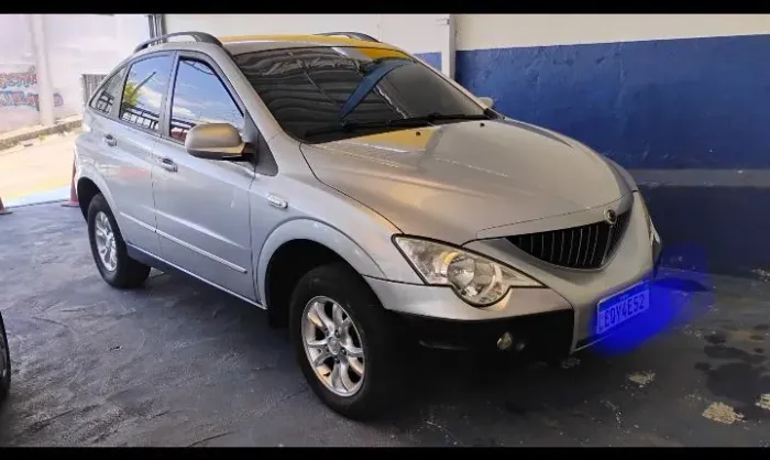 Jeep Actyon2010  SP troco  Automático Motor Mercedes Troco com Carro Pequeno qq um serve