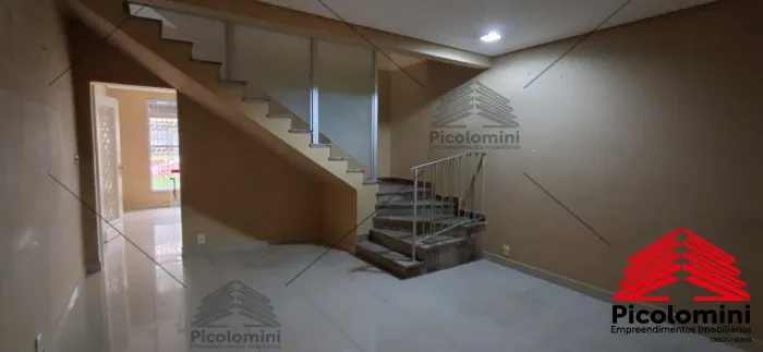Sobrado Tatuapé Próximo ao Metrô com 270 metros, 4 quartos, 1 suíte, Sacada, 4 banheiros,