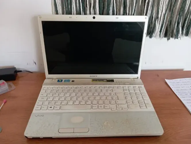 Vendo Notebook Vaio I5 8gb de Ram 1 Tb Usado