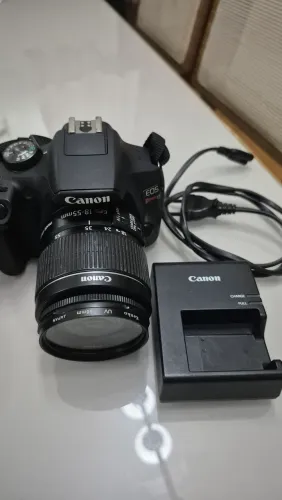 Camera canon EOS Rebel T7 com lente 18-55 WI-FI 