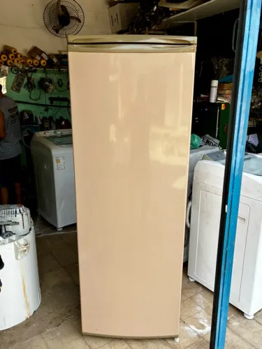 Geladeira Electrolux R260 em Excelente Estado - Araruama