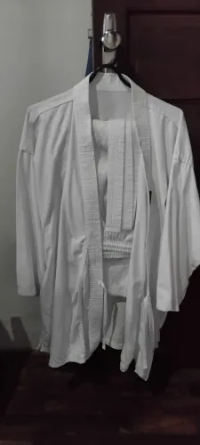 Kimono de karatê (Tamanho M)