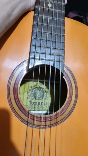 Violão Tonante