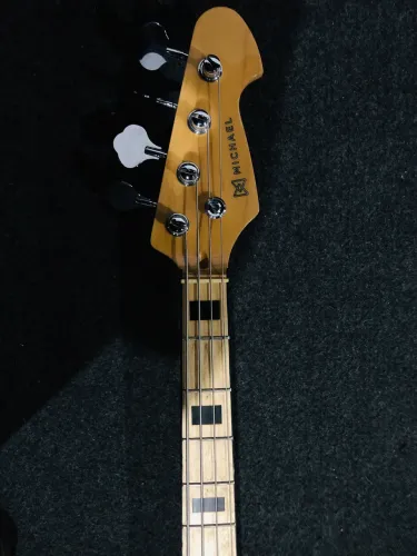 JAZZ BASS MICHAEL