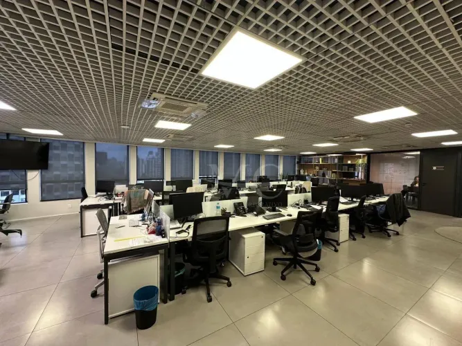 SALA MOBILIADA METRO FARIA LIMA
