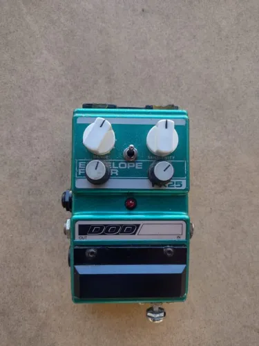 Auto wah Envelope filter DOD FX25 com mods pela Stardust e pela EFX.<br>