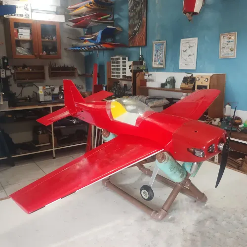 Aeromodelo Glow Giles-202