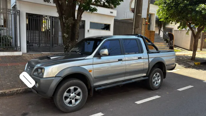 Mitsubishi L200 Outdoor HPE 2.5 4X4 CD T.dies. Mec. 2011