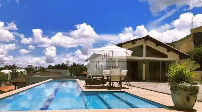 Excelente casa no Belvedere com vista panorâmica, piscina infinita com raia, próximo ao BH