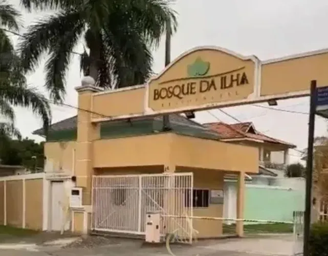 Vendo terreno na Ilha de Guaratiba em condomínio de casas de alto padrão