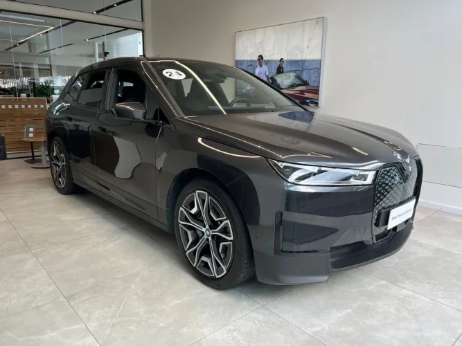 BMW IX XDrive 40 Aut. (elétrico) 2024