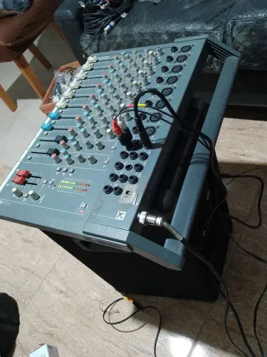 mesa de som