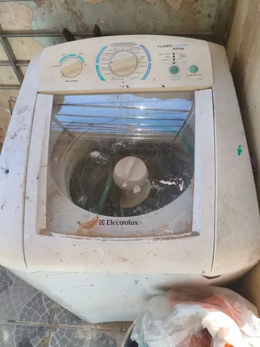 Vendo máquina Eletrolux funcionando