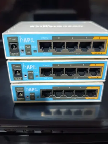 MikroTik RB951Ui-2HnD ***valor referente a os três***